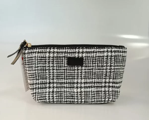 Simple Creative Knitting Makeup Bag